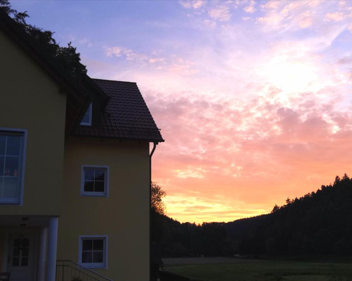 Ferienhaus Am Bach Mit Grossem Garten Deuerling Exteriér fotografie